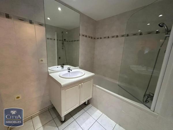 Appartement à louer 2 pièces 34.41m² Laval (53000)