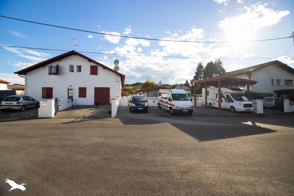 Immeuble à vendre 958 640 € Saint-Palais 490 m² DPE D