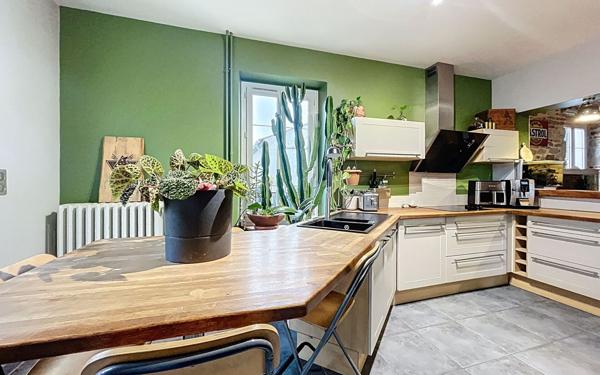 Maison à vendre    5 pièces •  Creuzier-le-Vieux