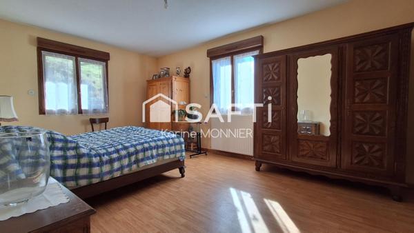 Maison avec habitation principale et un logement