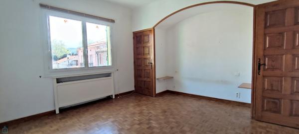 Maison bourgeoise avec jardin et garage