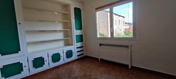 Maison bourgeoise avec jardin et garage