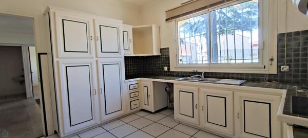 Maison bourgeoise avec jardin et garage