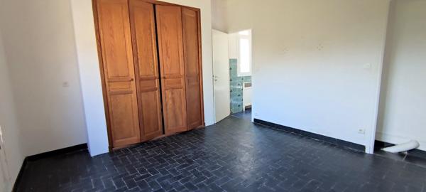 Maison bourgeoise avec jardin et garage