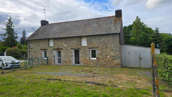 Maison en pierre, à la campagne