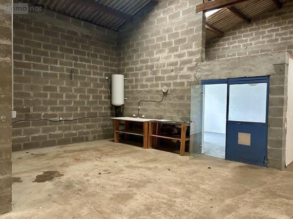 Local industriel à vendre à Cherré-Au dans la Sarthe (72400), ref : 396