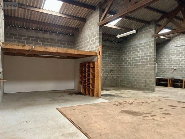Local industriel à vendre à Cherré-Au dans la Sarthe (72400), ref : 396