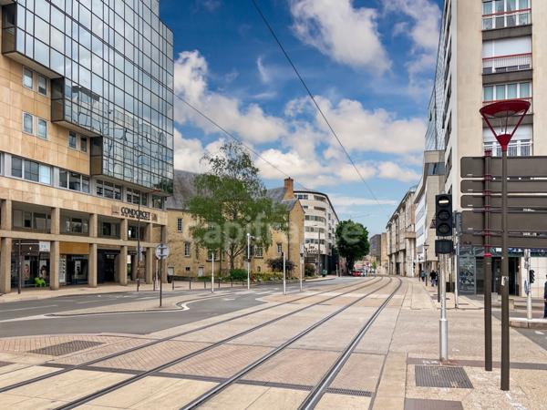 Appartement meublé LOUÉ à vendre centre ville LE MANS (72)