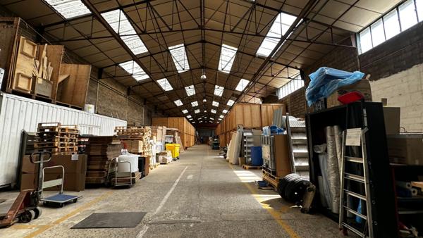 Locaux d'activités à louer situés à Compiègne.
