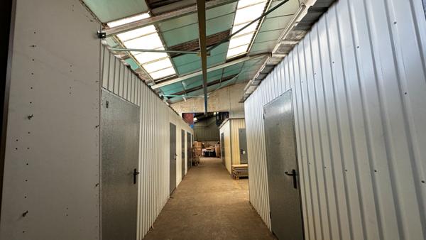 Locaux d'activités à louer situés à Compiègne.