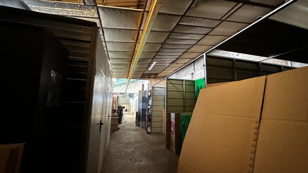 Locaux d'activités à louer situés à Compiègne.