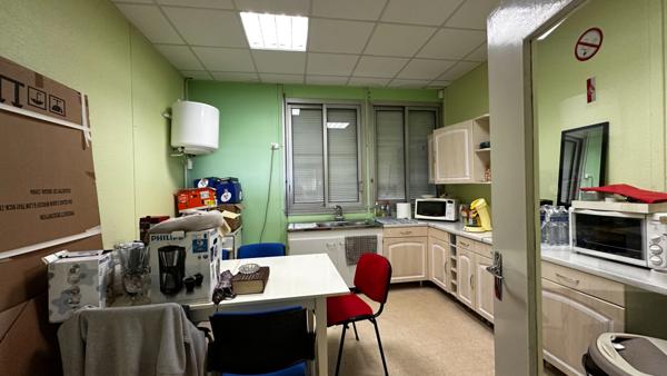 Locaux d'activités à louer situés à Compiègne.