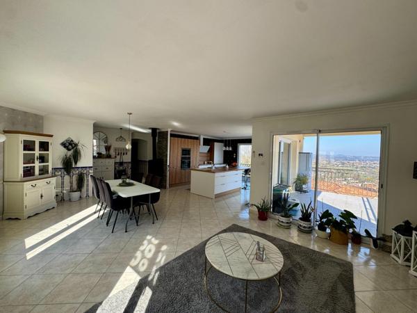 Villa à Pujols