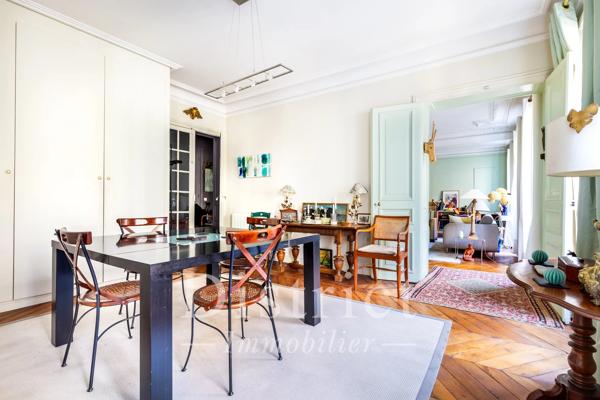 # Appartement – 120m² – Paris 8ème