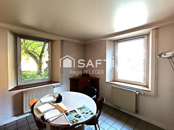 Ensemble immobilier mixte (habitation/industriel)
