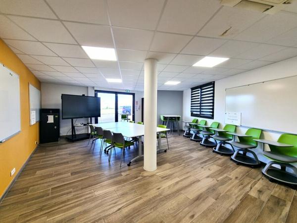 IMMEUBLE DE BUREAUX A VENDRE DE 868M² AU FUTUROSCOPE - POITIERS NORD