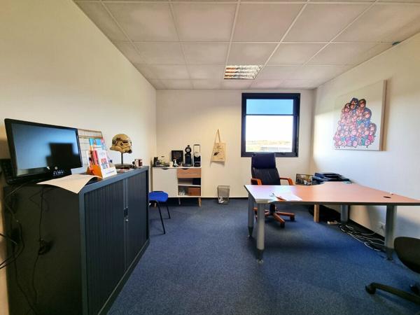 IMMEUBLE DE BUREAUX A VENDRE DE 868M² AU FUTUROSCOPE - POITIERS NORD