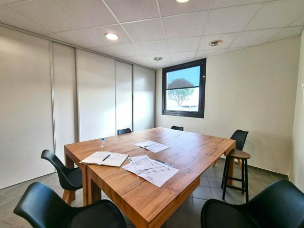 IMMEUBLE DE BUREAUX A VENDRE DE 868M² AU FUTUROSCOPE - POITIERS NORD