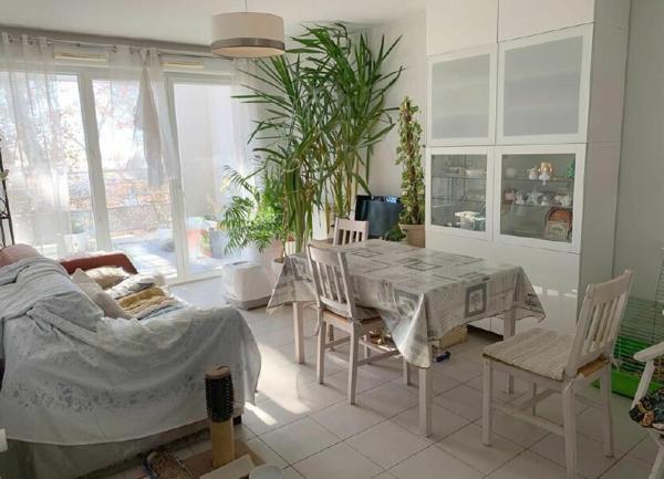 Appartement à vendre    3 pièces • 58,90 m2 Marseille 15