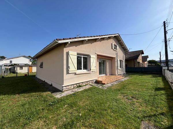 A vendre Maison d'environ 82m² 2 chambres, véranda, 40m² combles aménageables et garage
