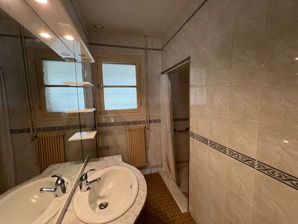 A vendre Maison d'environ 82m² 2 chambres, véranda, 40m² combles aménageables et garage