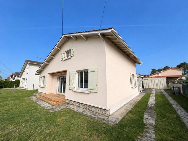A vendre Maison d'environ 82m² 2 chambres, véranda, 40m² combles aménageables et garage