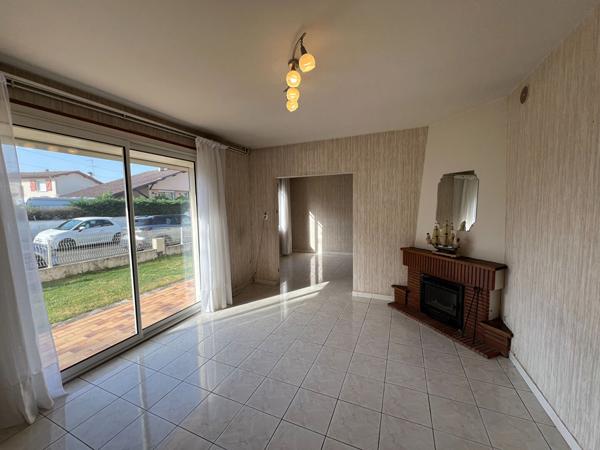 A vendre Maison d'environ 82m² 2 chambres, véranda, 40m² combles aménageables et garage