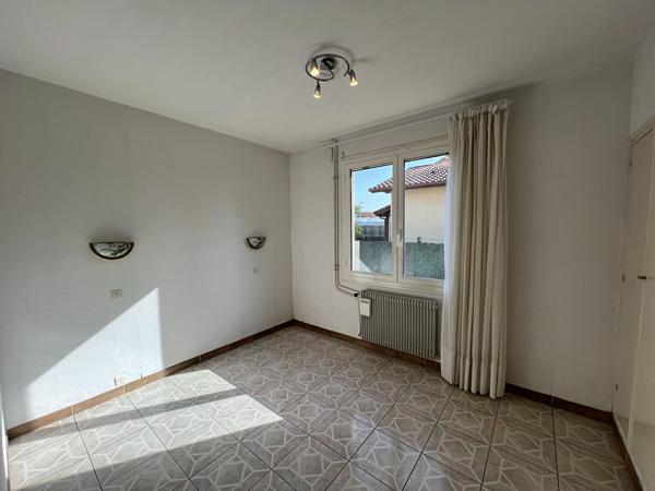 A vendre Maison d'environ 82m² 2 chambres, véranda, 40m² combles aménageables et garage