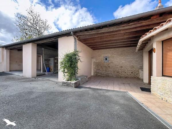 Maison 202 920 € Fontenay-le-Comte 5 p 168 m² DPE D