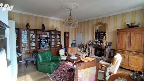 A vendre à VALENCE-EN-POITOU, COUHE (86), Une belle maison de ville de caractère