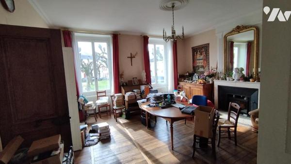 A vendre à VALENCE-EN-POITOU, COUHE (86), Une belle maison de ville de caractère