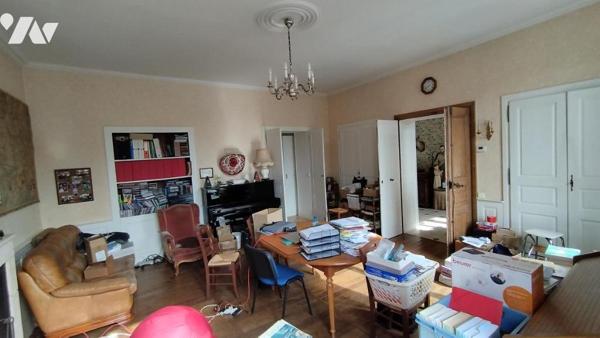 A vendre à VALENCE-EN-POITOU, COUHE (86), Une belle maison de ville de caractère