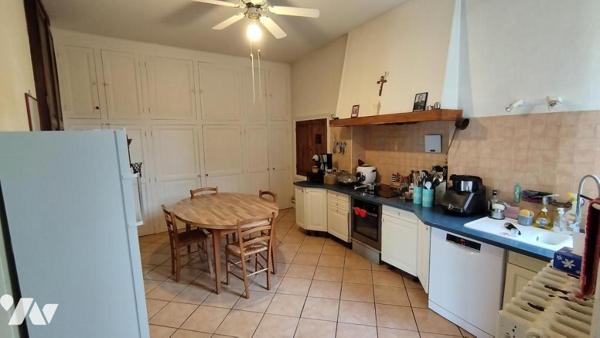 A vendre à VALENCE-EN-POITOU, COUHE (86), Une belle maison de ville de caractère