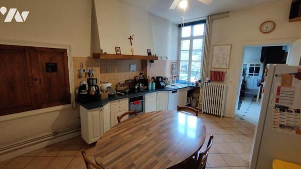 A vendre à VALENCE-EN-POITOU, COUHE (86), Une belle maison de ville de caractère