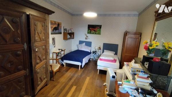A vendre à VALENCE-EN-POITOU, COUHE (86), Une belle maison de ville de caractère
