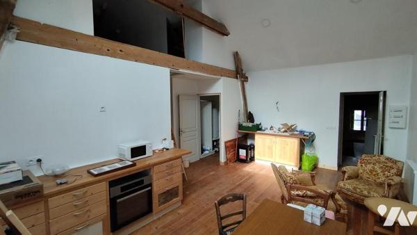 A vendre à VALENCE-EN-POITOU, COUHE (86), Une belle maison de ville de caractère