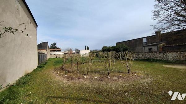 A vendre à VALENCE-EN-POITOU, COUHE (86), Une belle maison de ville de caractère