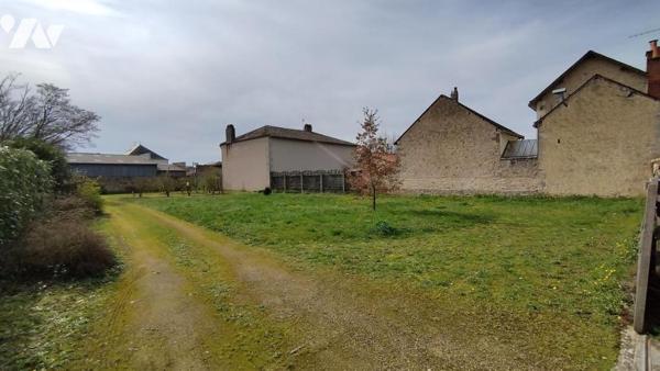 A vendre à VALENCE-EN-POITOU, COUHE (86), Une belle maison de ville de caractère