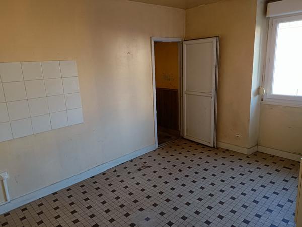 Immeuble eux logements avec terrain