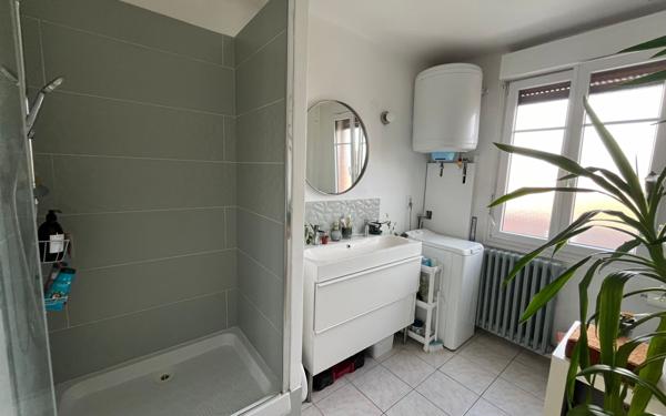 Appartement à vendre    3 pièces • 57,49 m2 Créteil