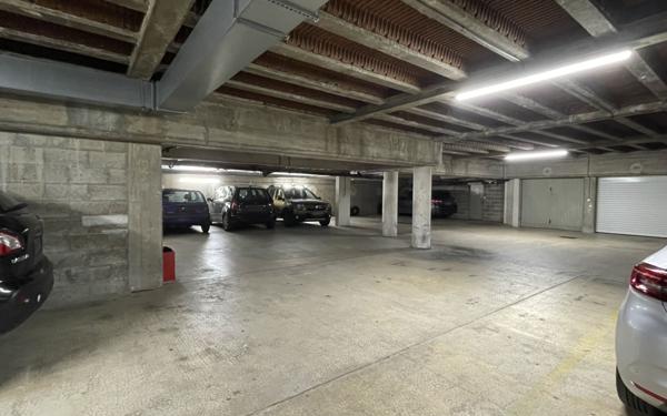 Stationnement à vendre    Reims