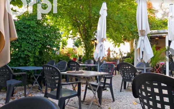 Immeuble à vendre    6 pièces • 200 m2 Ruoms