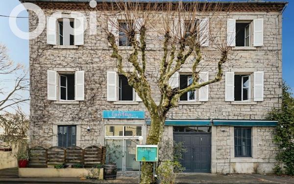 Immeuble à vendre    6 pièces • 200 m2 Ruoms