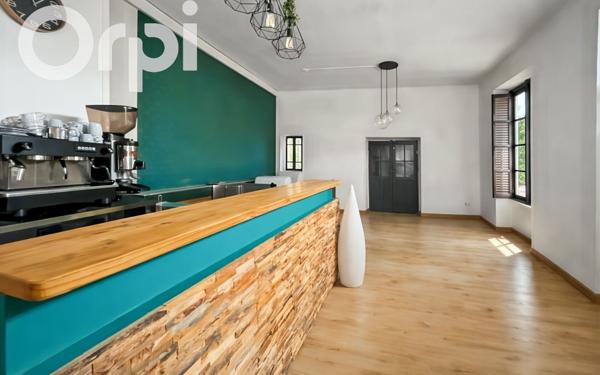 Immeuble à vendre    6 pièces • 200 m2 Ruoms