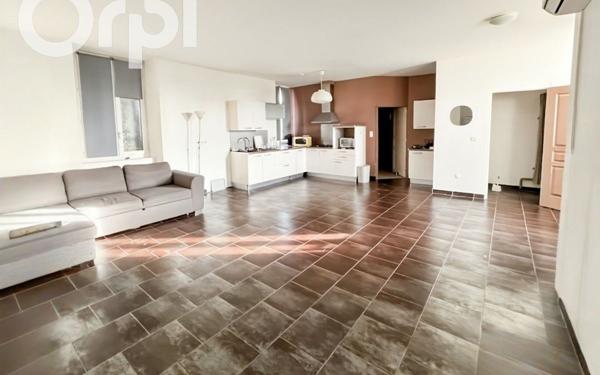 Immeuble à vendre    6 pièces • 200 m2 Ruoms