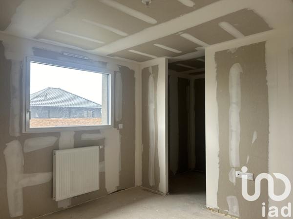 Maison 4 pièces de 117 m² à Montigny-en-Gohelle (62640)