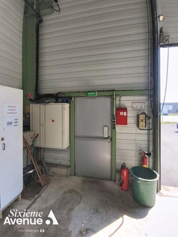 Entrepôt / Local industriel 390 m2