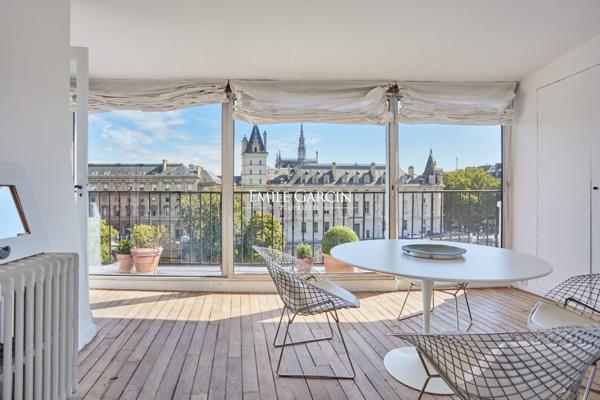 A vendre - appartement duplex - 126 m²  - Terrasse -  Paris - 75006 - Quai des Grands Augustins
