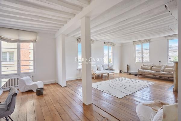 A vendre - appartement duplex - 126 m²  - Terrasse -  Paris - 75006 - Quai des Grands Augustins