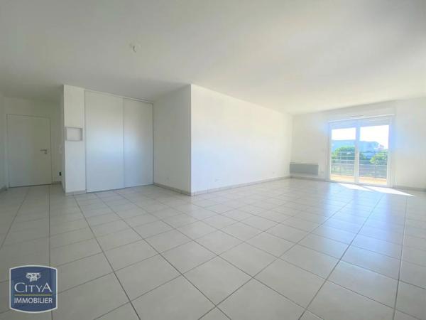 Appartement à louer 4 pièces 82m²